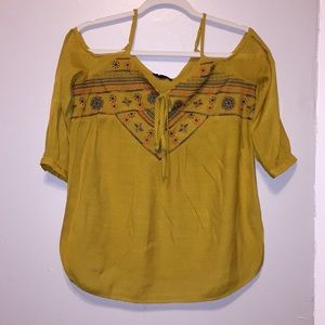 Shoulder cut out embroidered blouse